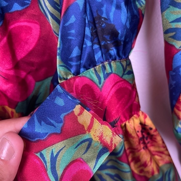 Vintage Beth Michaels Satin Floral Red Blue Green Bold Kimono Robe Size M/L - Picture 5 of 6